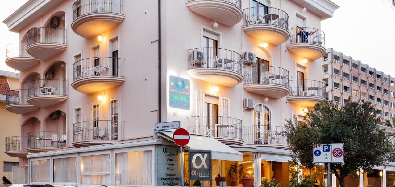 Il Lauro Aparthotel Сан Бенедето дел Тронто Екстериор снимка