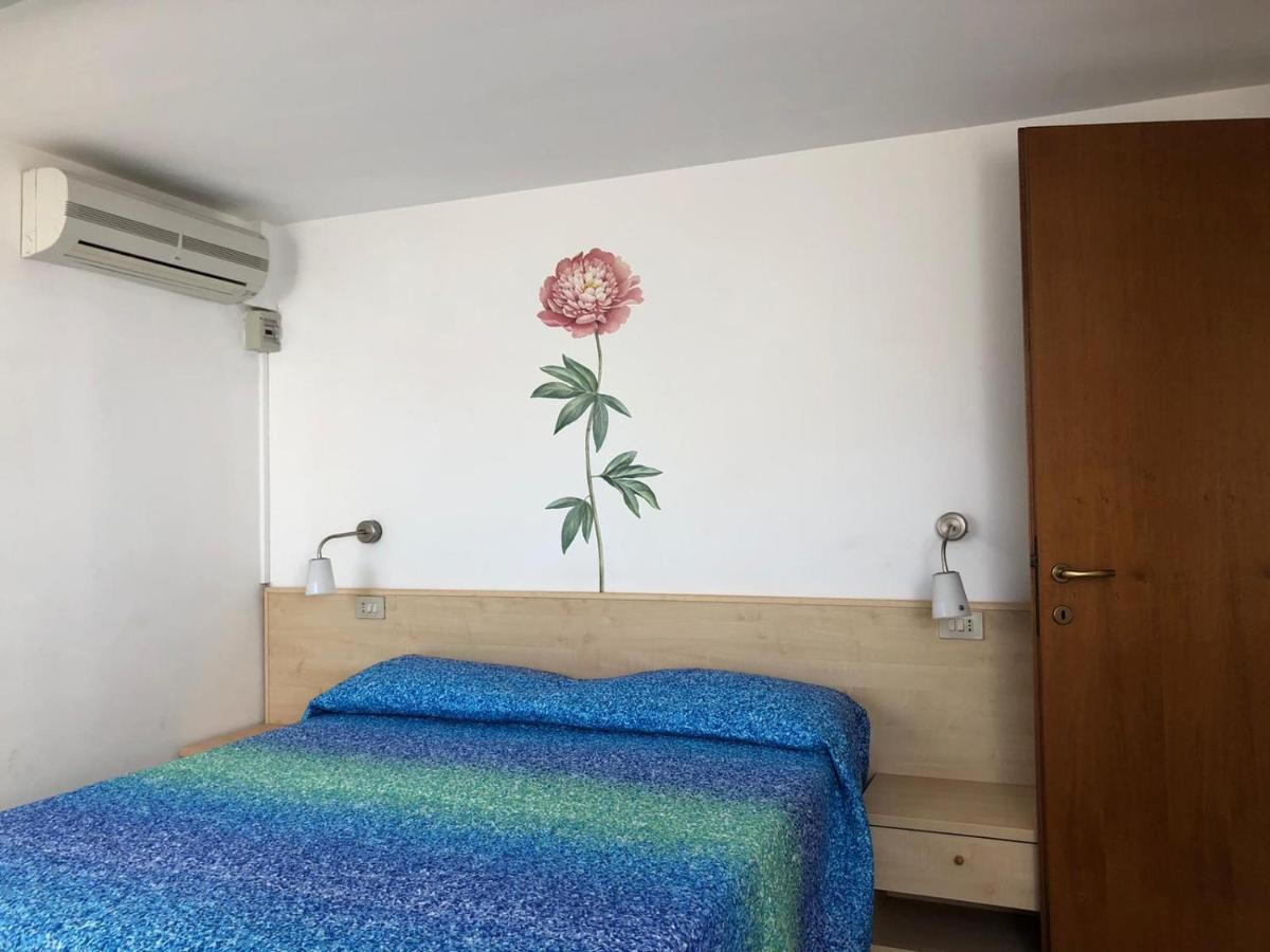 Il Lauro Aparthotel Сан Бенедето дел Тронто Екстериор снимка